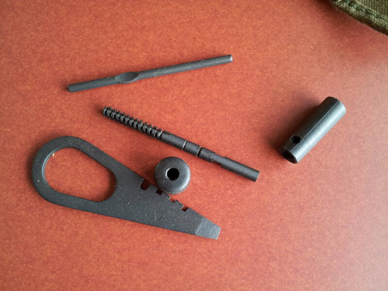 Contents of the pouch of cleaning tools